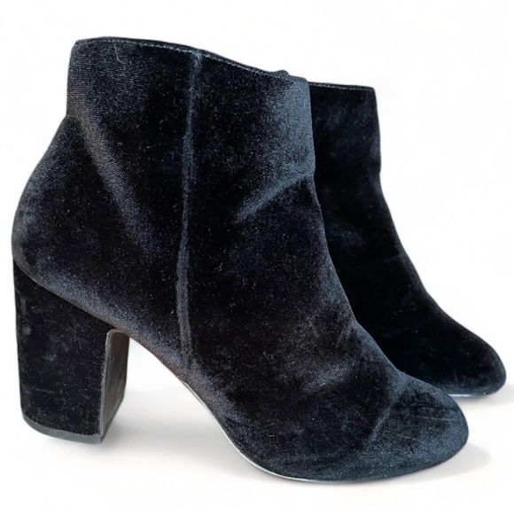 New Look Black Velvet Booties - Picture 2 of 5